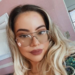 Meet your Posher, Stacey